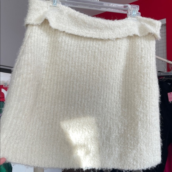 Wild Fable Winter White Sweater Skirt with gold-tone detail - Size XL 17” waist - Picture 4 of 6